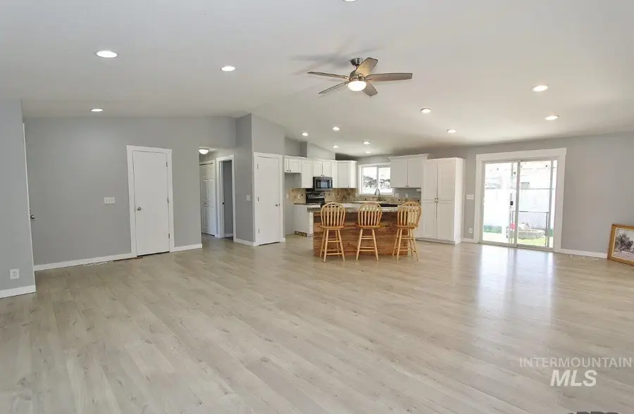 2206 N Galway Dr, Meridian, ID 83646 - #3