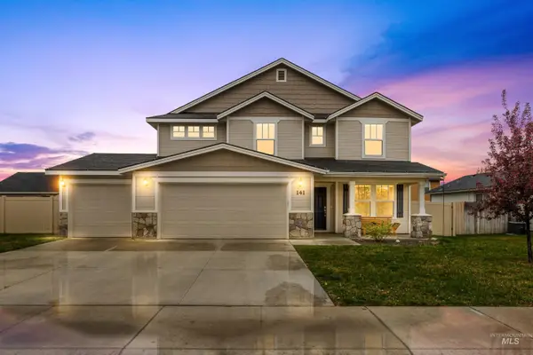 141 SW Crimson St, Mountain Home, ID 83647