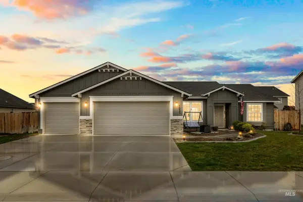 1655 SW Accipiter Pl, Mountain Home, ID 83647