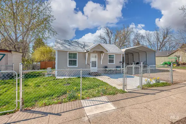 331 E 4th St, Weiser, ID 83672