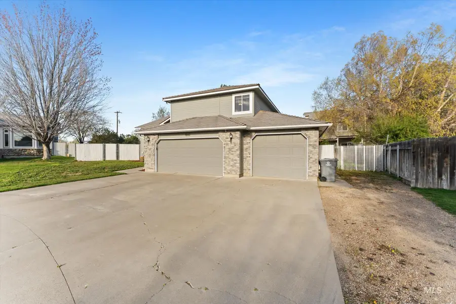 1860 Bishop Ct, Mountain Home, ID 83647 - #2