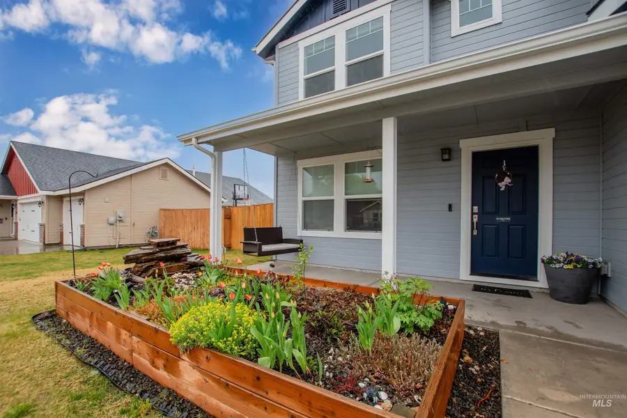 3711 E Holly Ridge Dr, Nampa, ID 83686 - #3