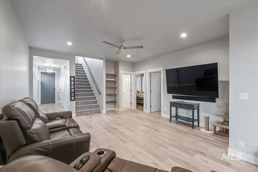 2036 E Knobcone Dr, Meridian, ID 83642 - #3