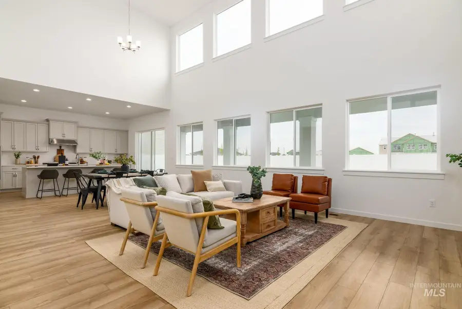 923 W Hammer Falls Dr, Meridian, ID 83642 - #2