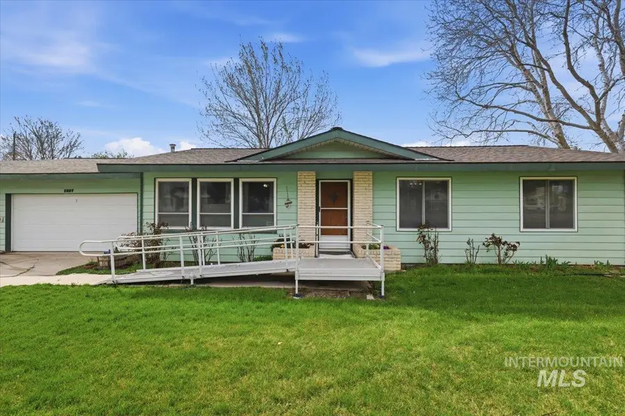 2807 Port St, Nampa, ID 83687 - #3