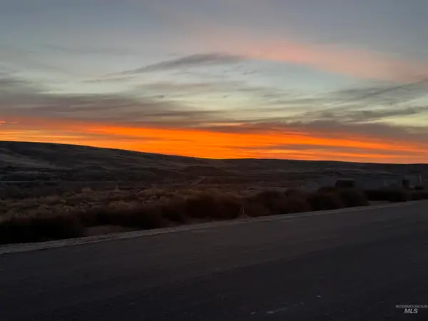 3235 Fly By Rd, New Plymouth, ID 83655