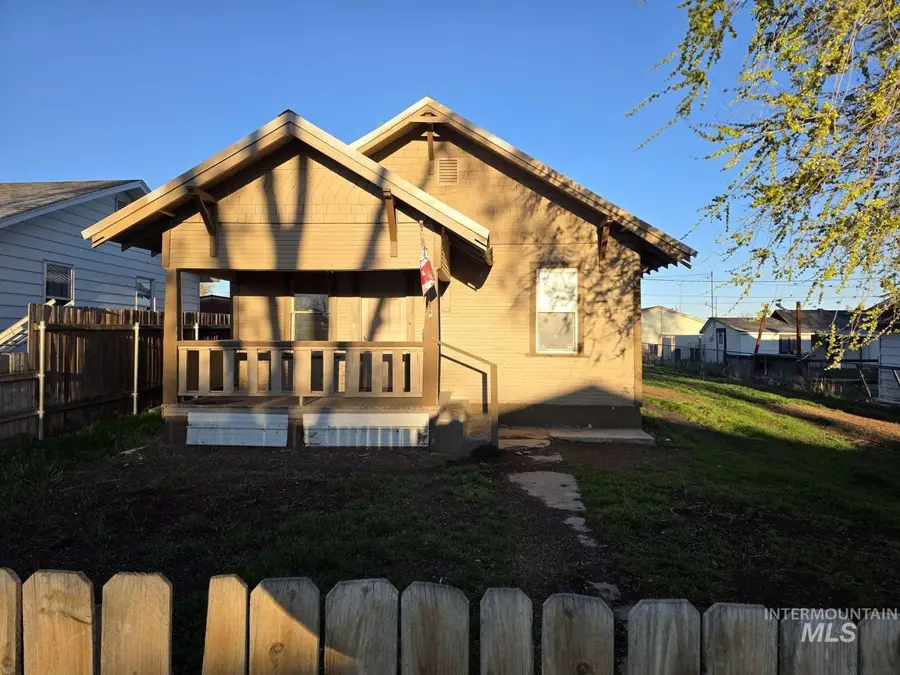 212 Lois St, Twin Falls, ID 83301 - #2