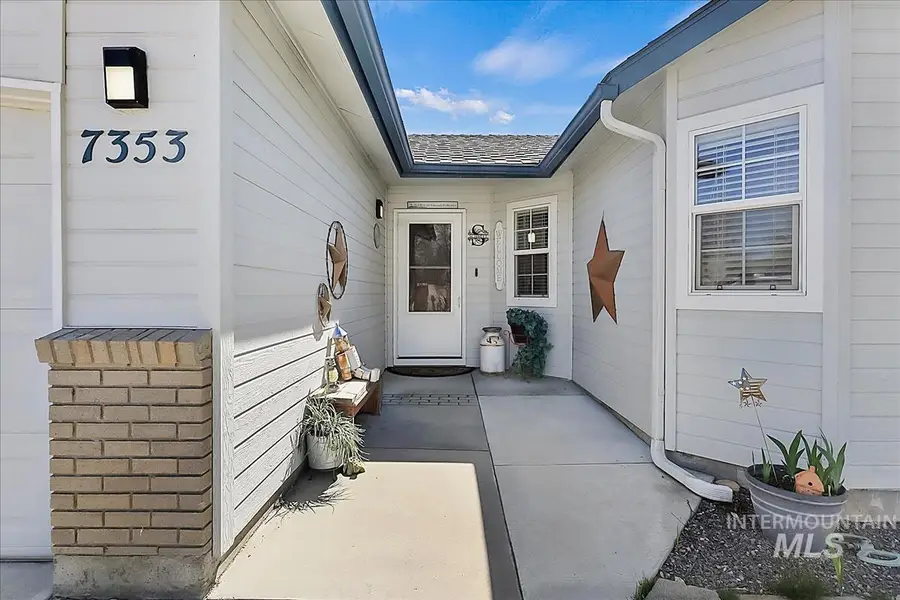 7353 Newbrook Dr, Nampa, ID 83687 - #2
