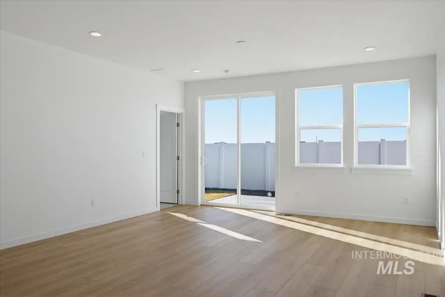 1273 W Regency Ridge Dr, Meridian, ID 83642 - #3