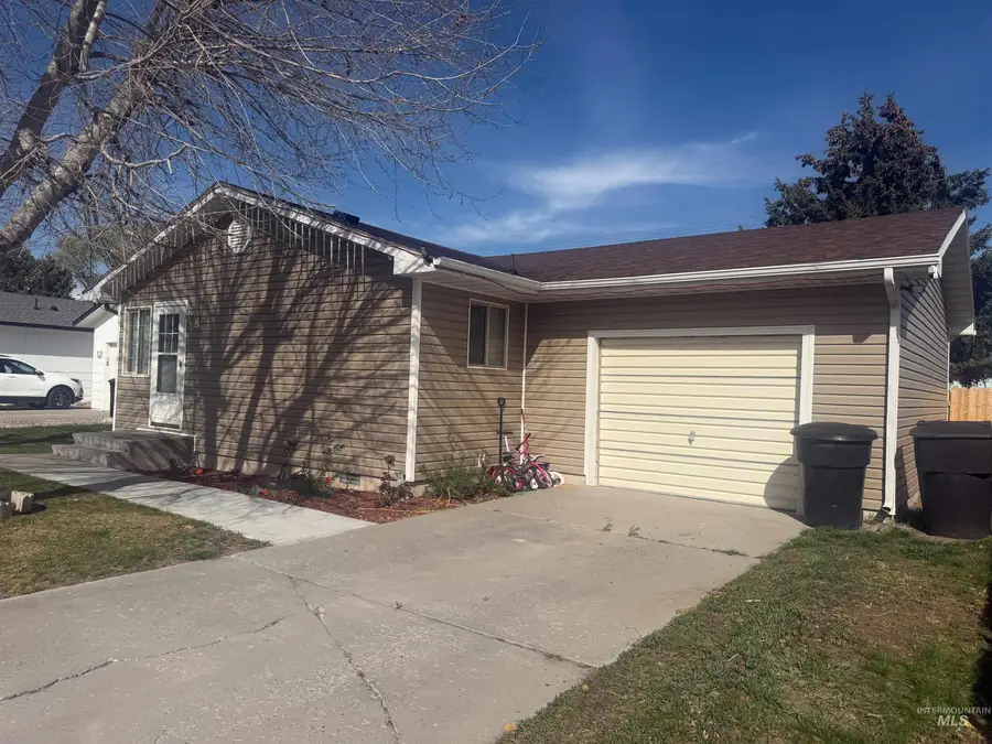 327 N Conant Ave, Burley, ID 83318 - #2