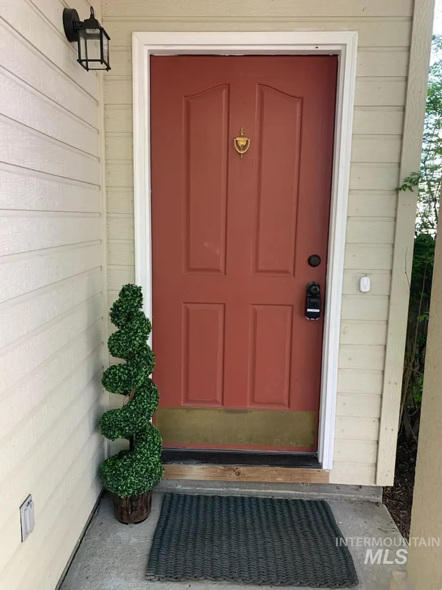 3203 S Capistrano Ave, Boise, ID 83705 - #2