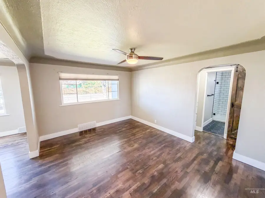 915 E Amity, Nampa, ID 83686 - #2