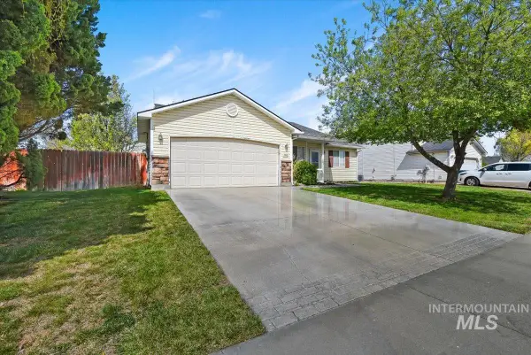 1406 Tamarack Dr, Nampa, ID 83651