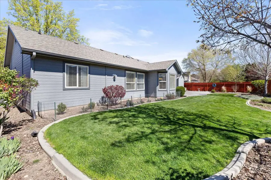 2915 E Green Canyon Dr, Meridian, ID 83642 - #3