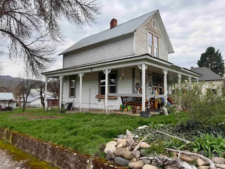601 Maple St, Kamiah, ID 83536 - #2