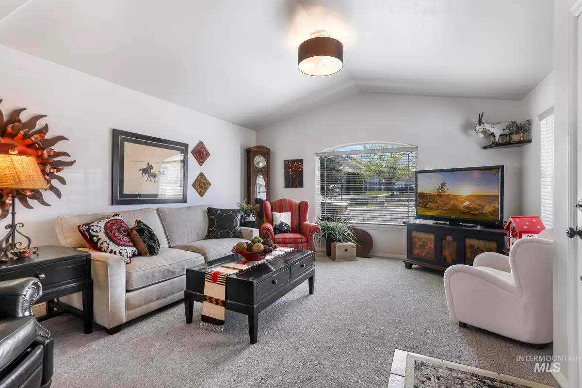 2515 Whispering Pine Dr, Twin Falls, ID 83301 - #1