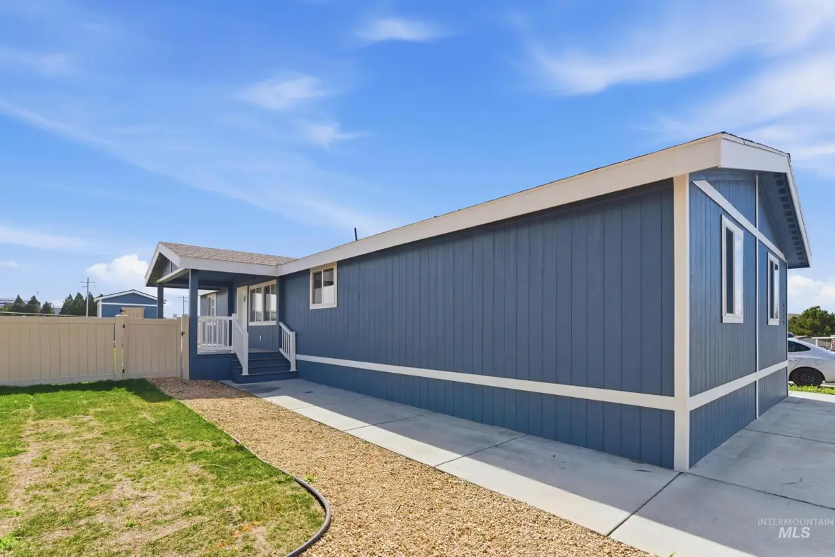 8279 Blue Ridge Ln, Boise, ID 83716 - #1