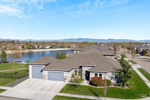 1360 N Bowknot Lake Way, Star, ID 83669
