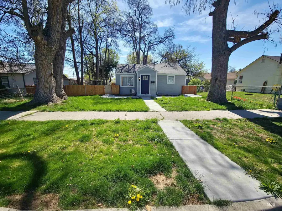 316 S 21st Ave, Nampa, ID 83651 - #3