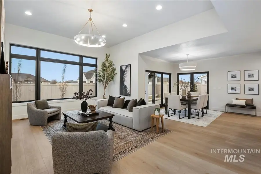 141 NE 8th St, Fruitland, ID 83619 - #2