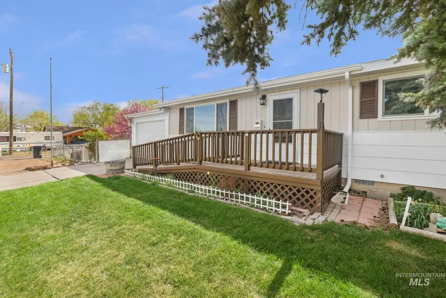 905 Holly St, Buhl, ID 83316 - #2