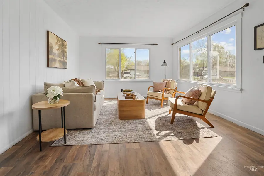 1213 E 8th Ave, Twin Falls, ID 83301 - #2