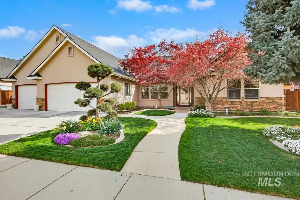 2305 E Chimere Dr, Meridian, ID 83646 - #1