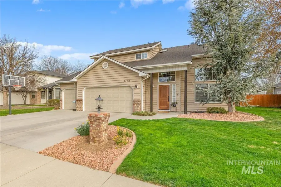 1762 E Summerfalls Dr, Meridian, ID 83646 - #3