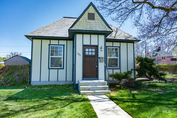 686 SW 3rd St, Ontario, OR 97914