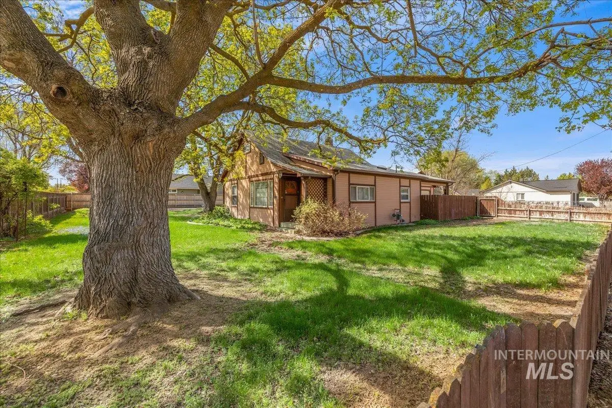 2201 S Hervey St, Boise, ID 83705 - #1