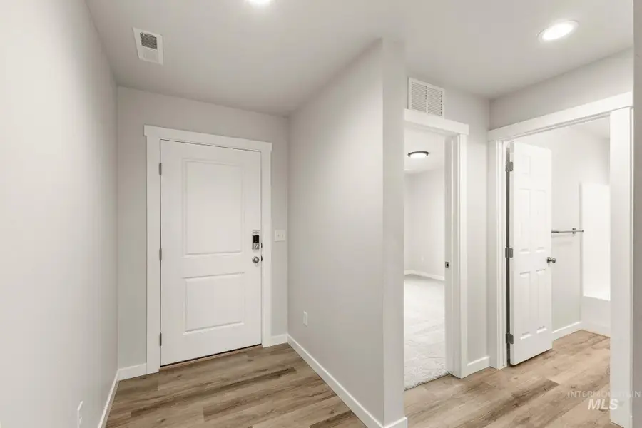 6693 W Plateau Creek Dr, Meridian, ID 83646 - #2