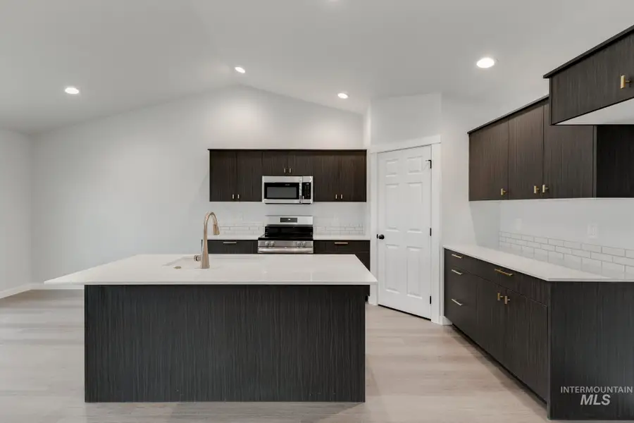 15290 Queensbury Ave, Nampa, ID 83686 - #3