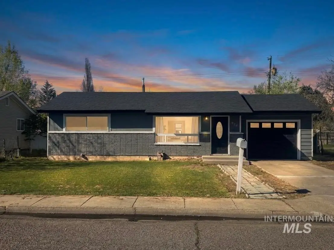 920 E 12th N, Mountain Home, ID 83647 - #1