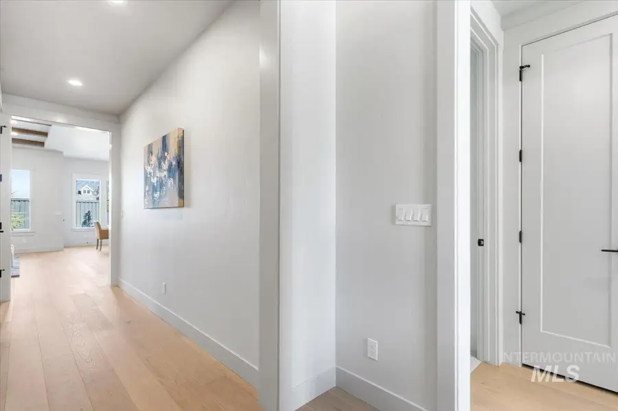 1010 E Crescendo St, Meridian, ID 83642 - #3