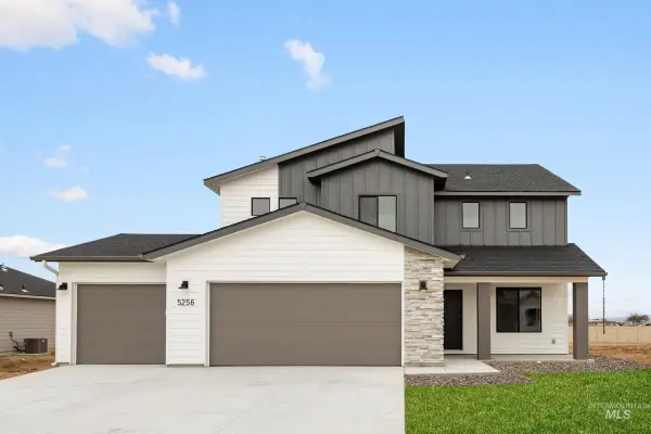 896 NE Trailridge St, Mountain Home, ID 83647