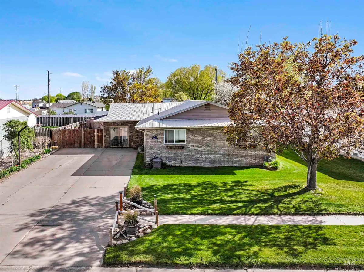 603 6th Ave E, Wendell, ID 83355 - #1