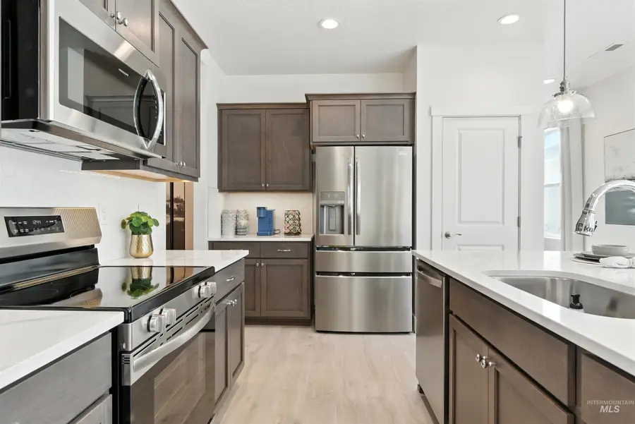 5868 N Static Line Ave, Meridian, ID 83646 - #3