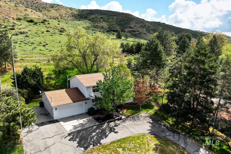 5380 W Hill Rd, Boise, ID 83703 - #3