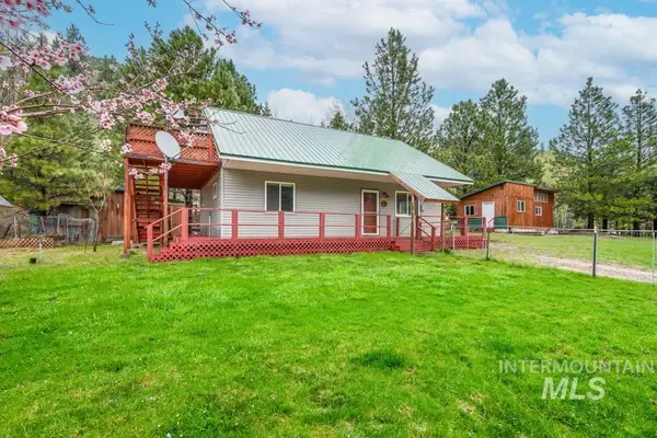 15 Sellman Dr, Lowman, ID 83637
