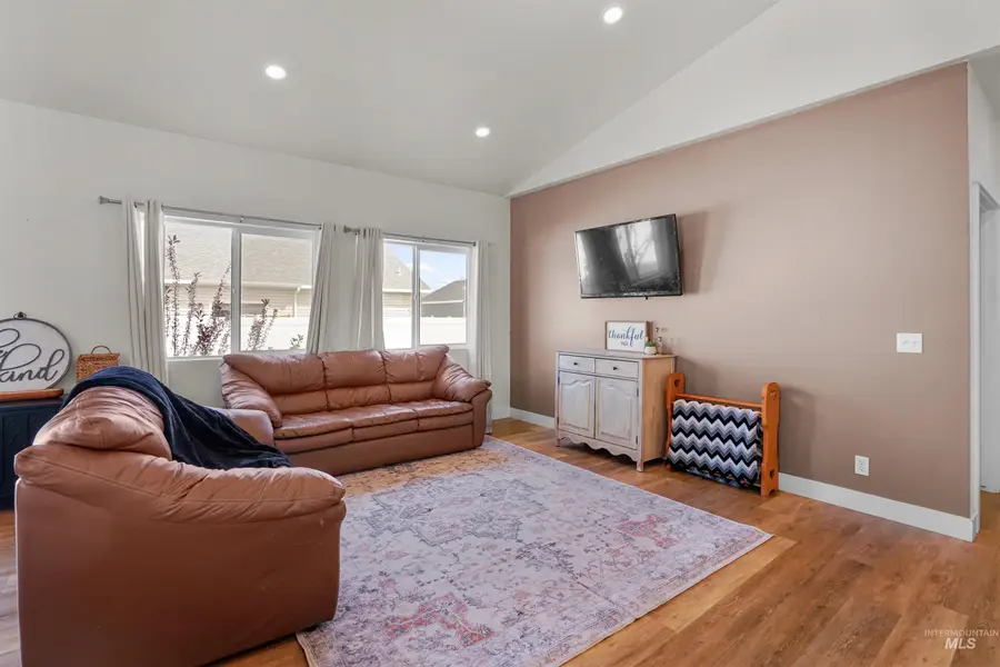 2359 Almo, Burley, ID 83318 - #2