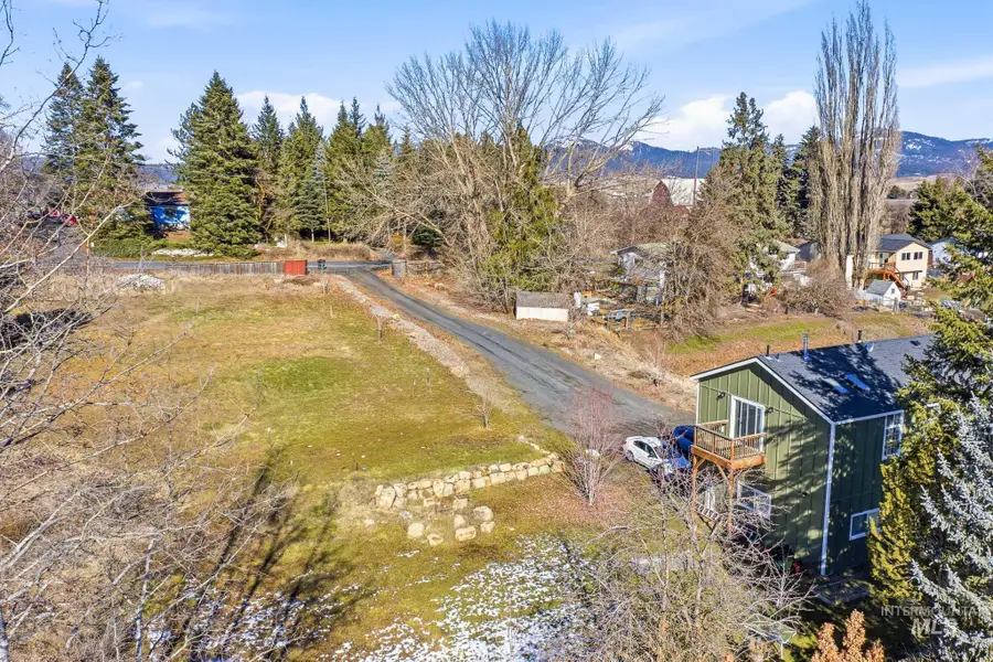 1250 N Mountain View Rd, Moscow, ID 83843 - #2