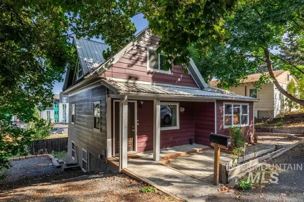 212 E Henley St., Moscow, ID 83843