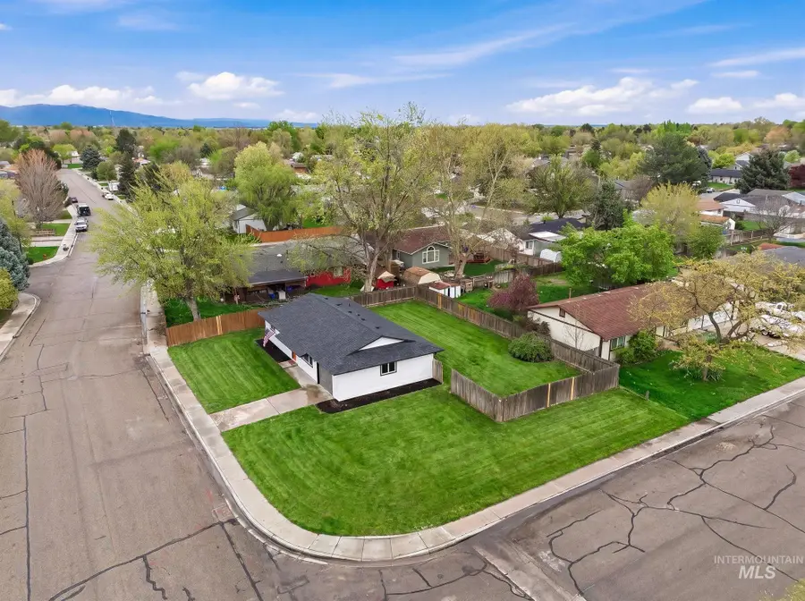 1207 W Chateau Ave, Meridian, ID 83646 - #3