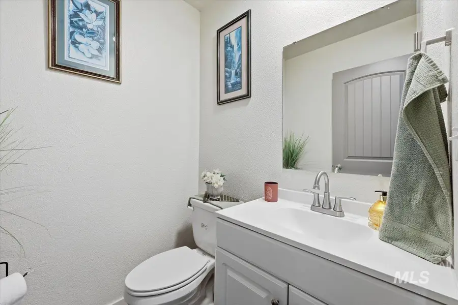 126 E Ravenna Ln, Nampa, ID 83687 - #3