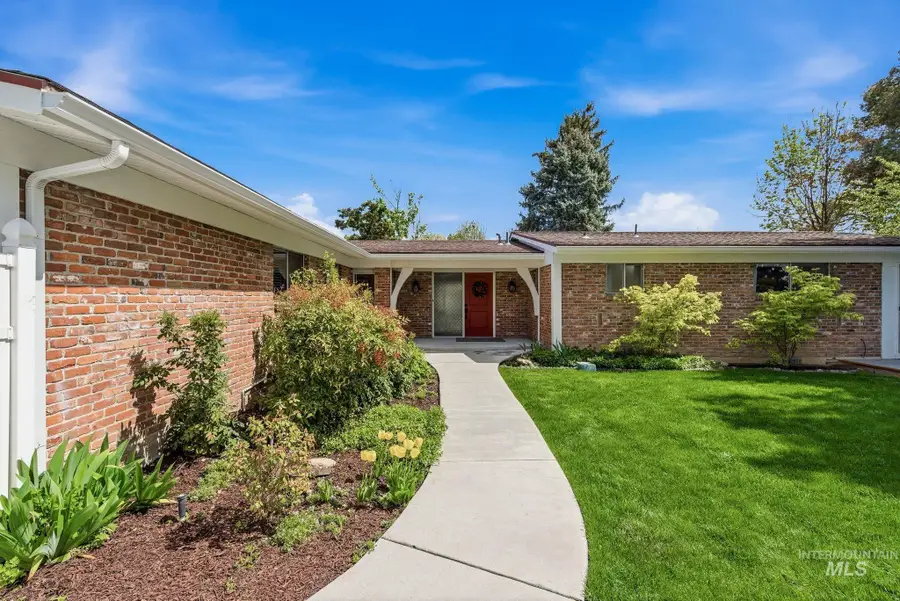 7840 W Crestwood Dr, Boise, ID 83704 - #3