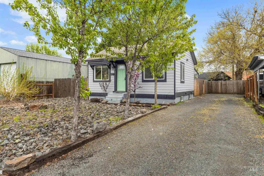 609 10th St, Clarkston, WA 99403 - #3