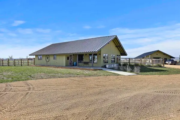 115 W Horseshoe Loop, Fairfield, ID 83327