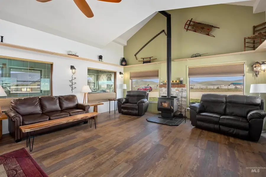 115 W Horseshoe Loop, Fairfield, ID 83327 - #3