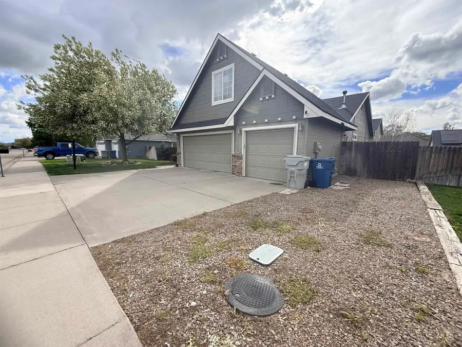 1401 N 14th E, Mountain Home, ID 83647 - #2