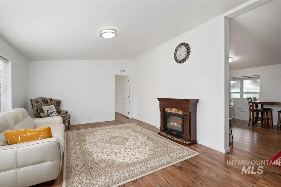 5863 3rd Ave, Nampa, ID 83686 - #3